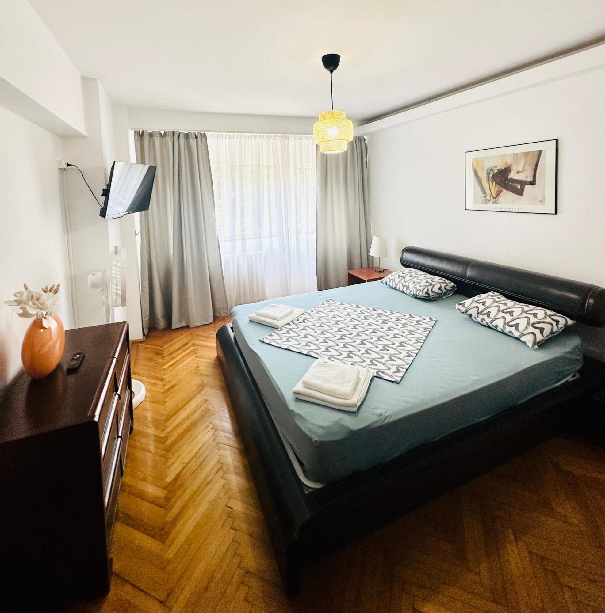 Tranquil Unirii Residence - Elegant & Spacious Living With Parking Steps From Parliament Bukarest Exteriör bild
