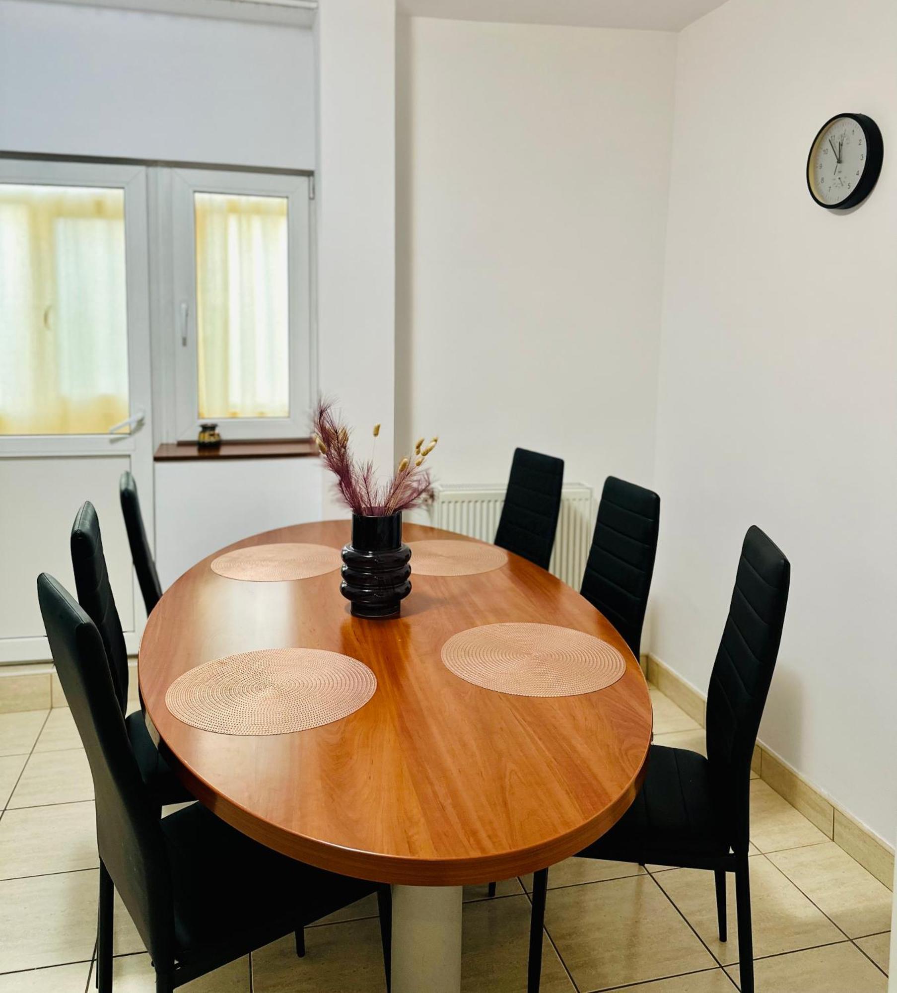 Tranquil Unirii Residence - Elegant & Spacious Living With Parking Steps From Parliament Bukarest Exteriör bild